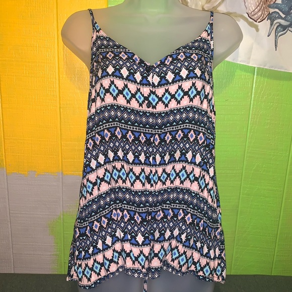 H&M Tops - Patterned tank H&M